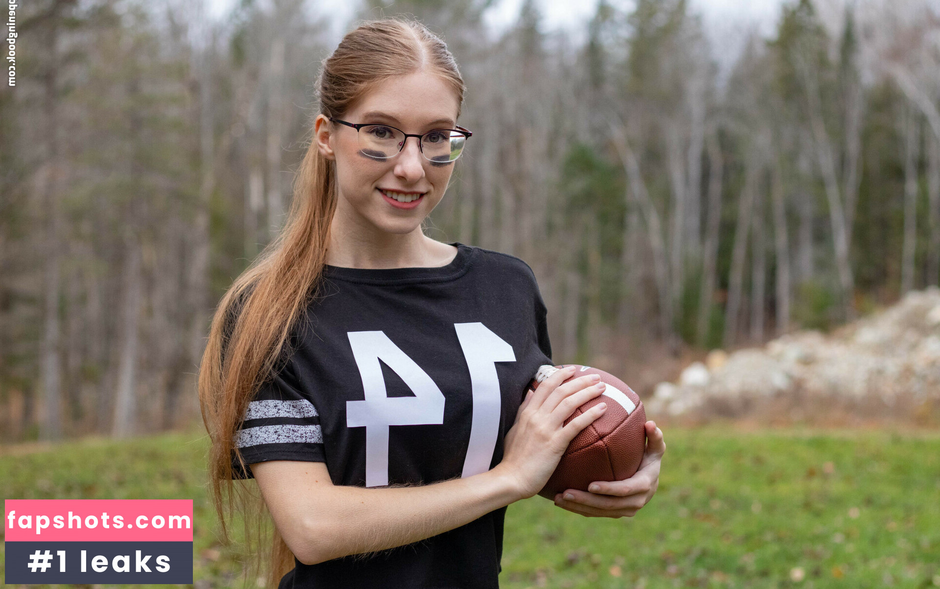 Lacey Bloom gallery photo #33