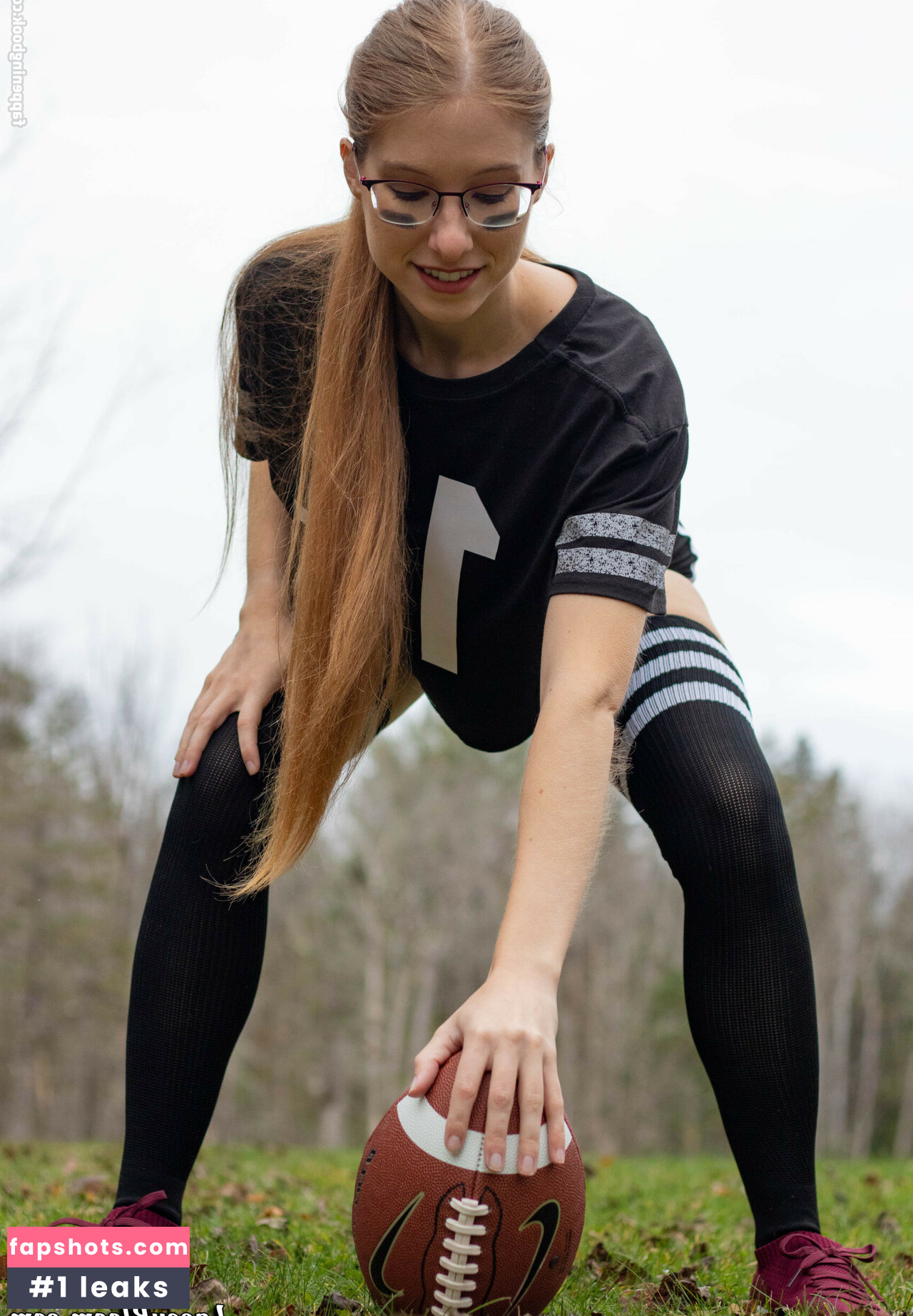 Lacey Bloom gallery photo #41