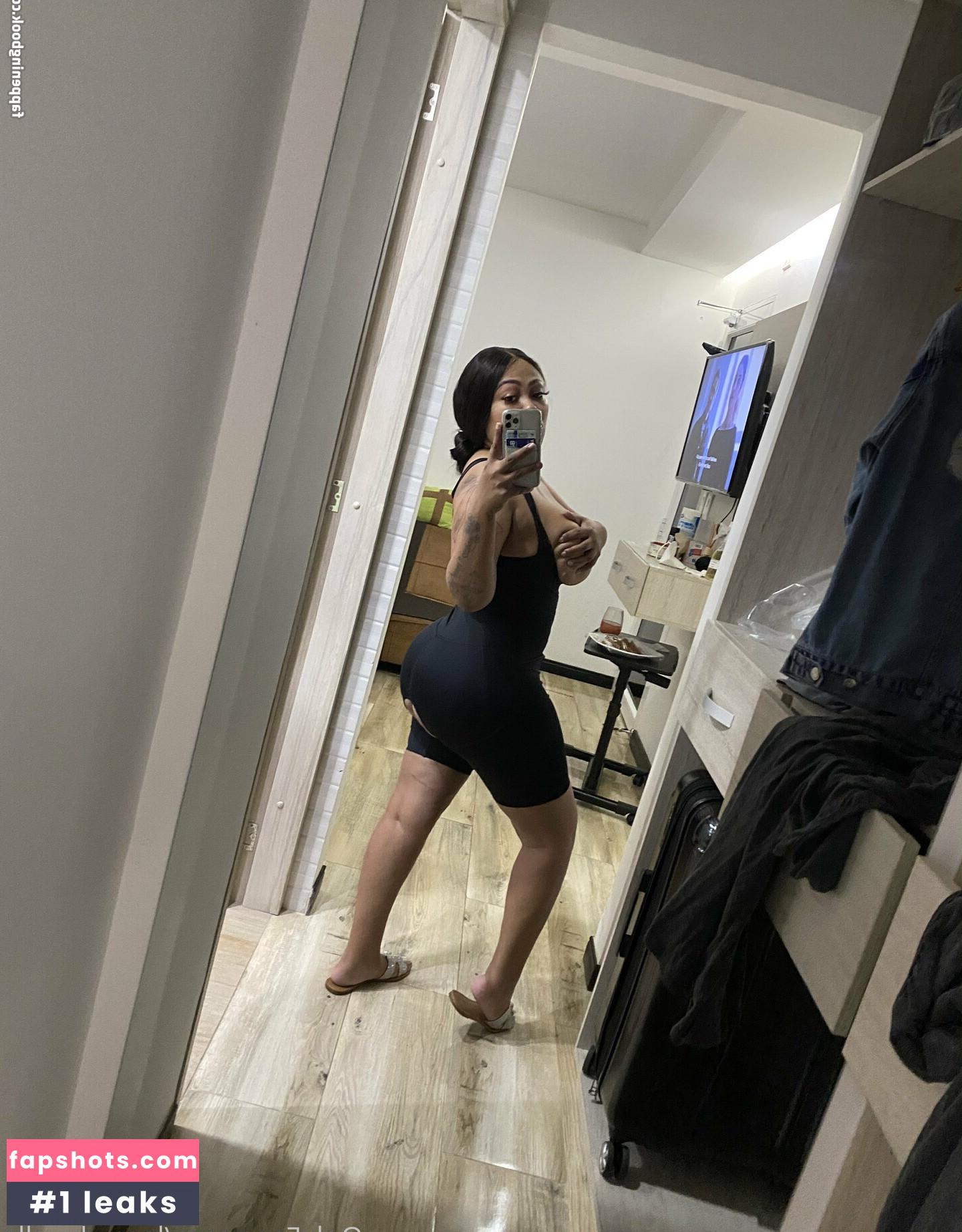 Lacey Duvalle gallery photo #30