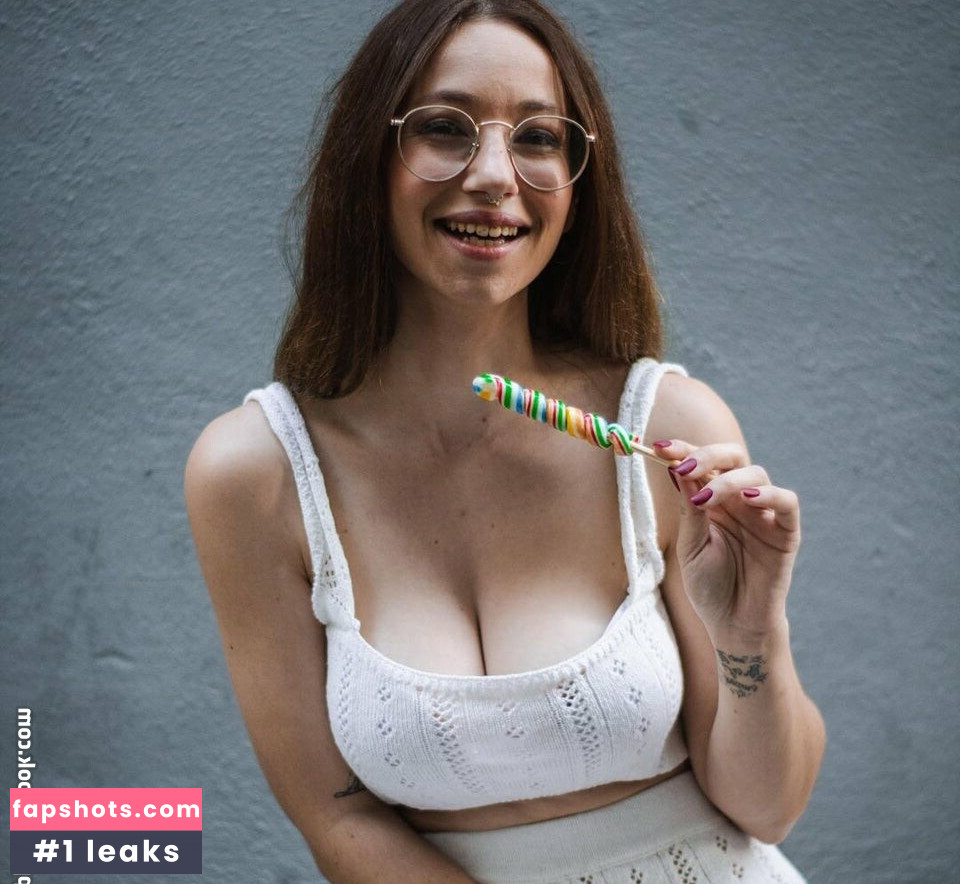 Lada Amores gallery photo #17