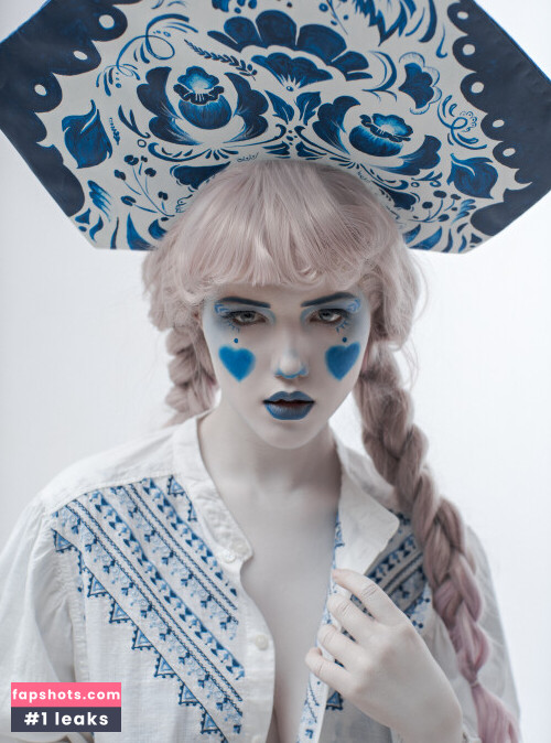 Lada Lyumos gallery photo #3089