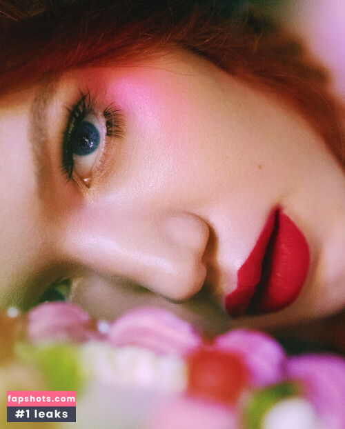 Lada Lyumos gallery photo #3299