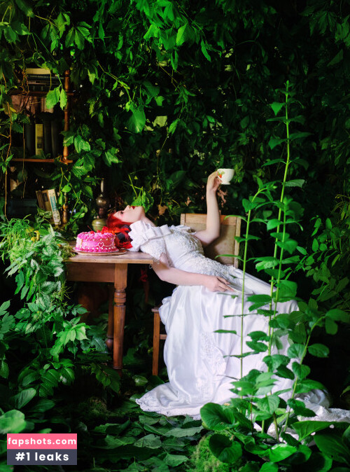 Lada Lyumos gallery photo #3304