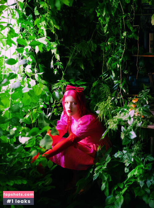 Lada Lyumos gallery photo #3307