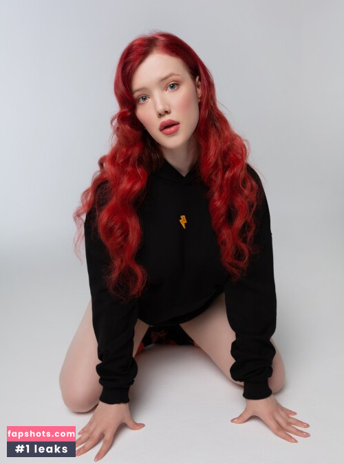 Lada Lyumos gallery photo #3484