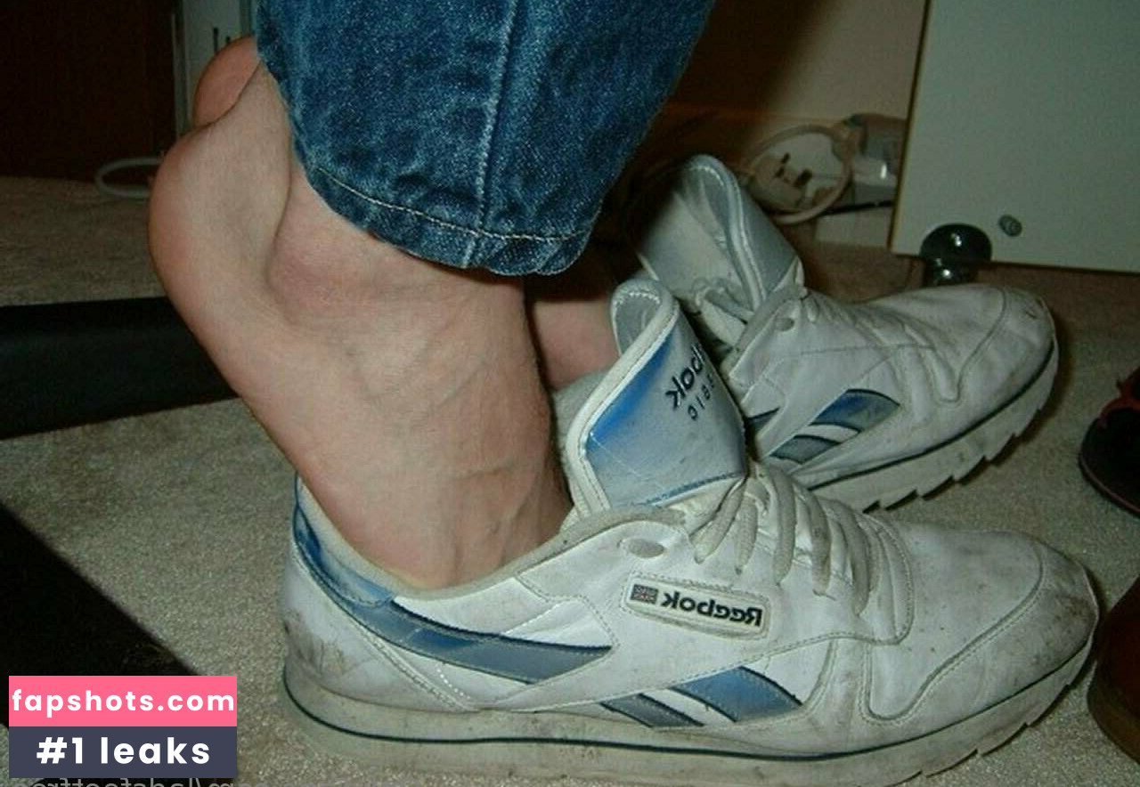 ladsfeetfree nude babe gallery