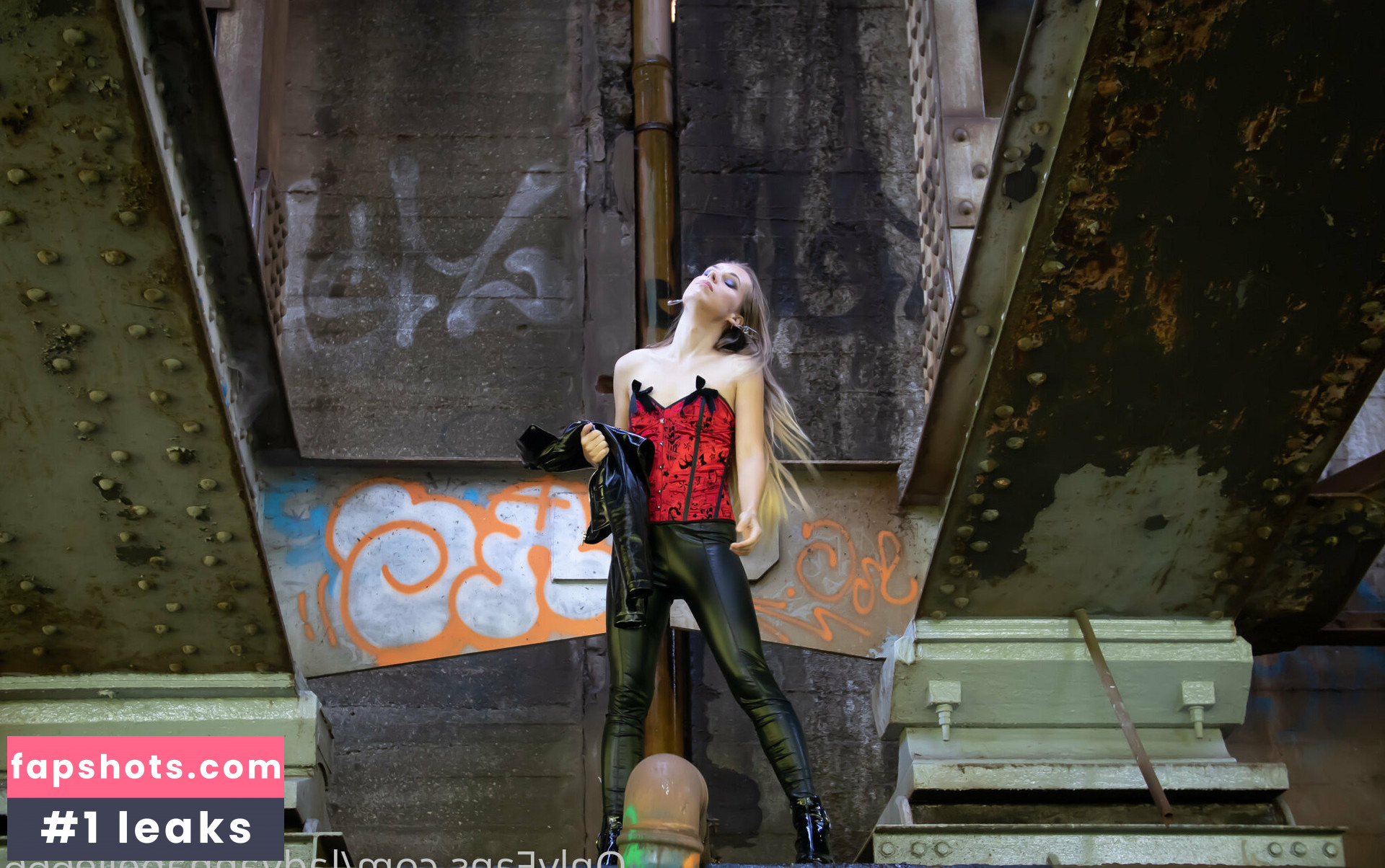 Lady Annabelle gallery photo #18