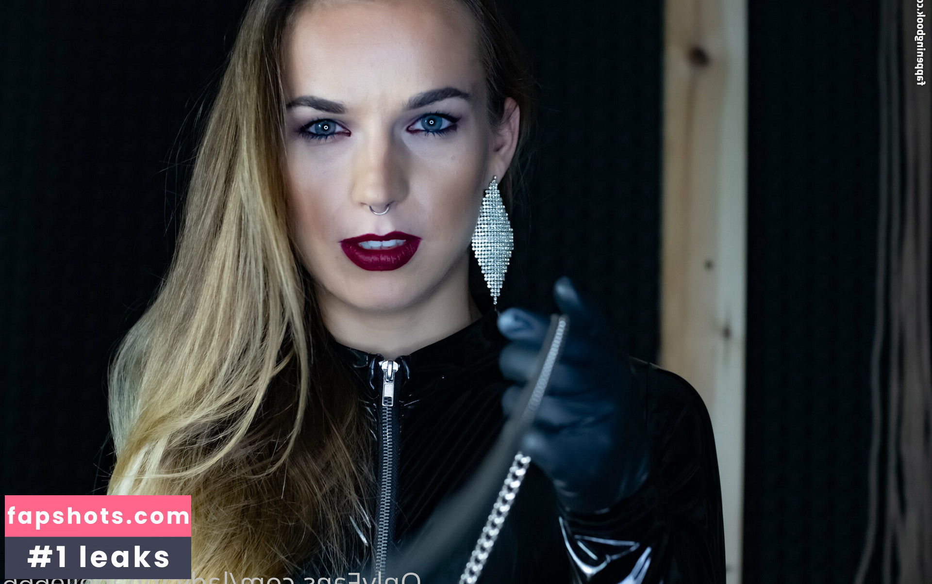 Lady Annabelle gallery photo #30