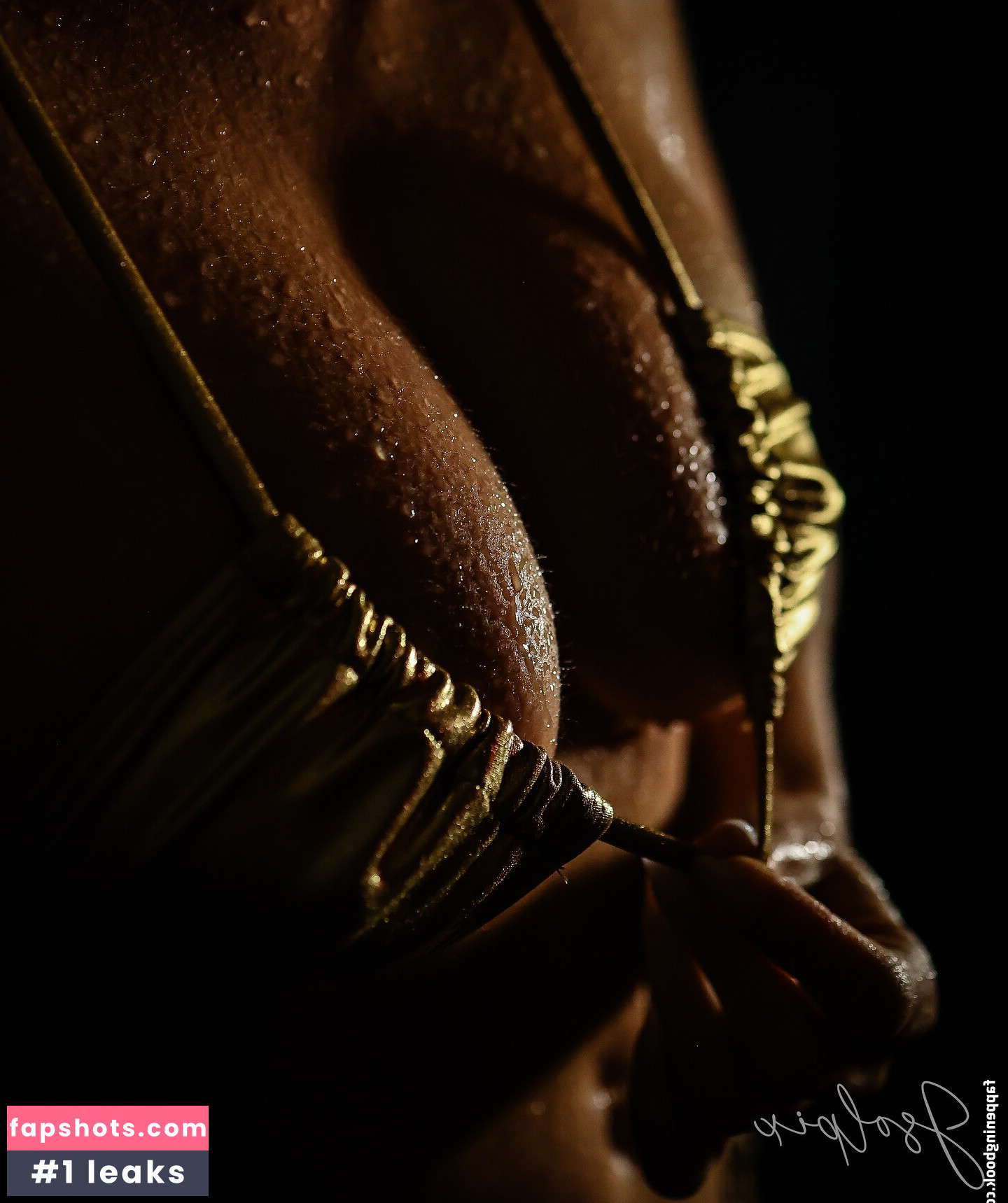 Lady In The Streets gallery photo #7