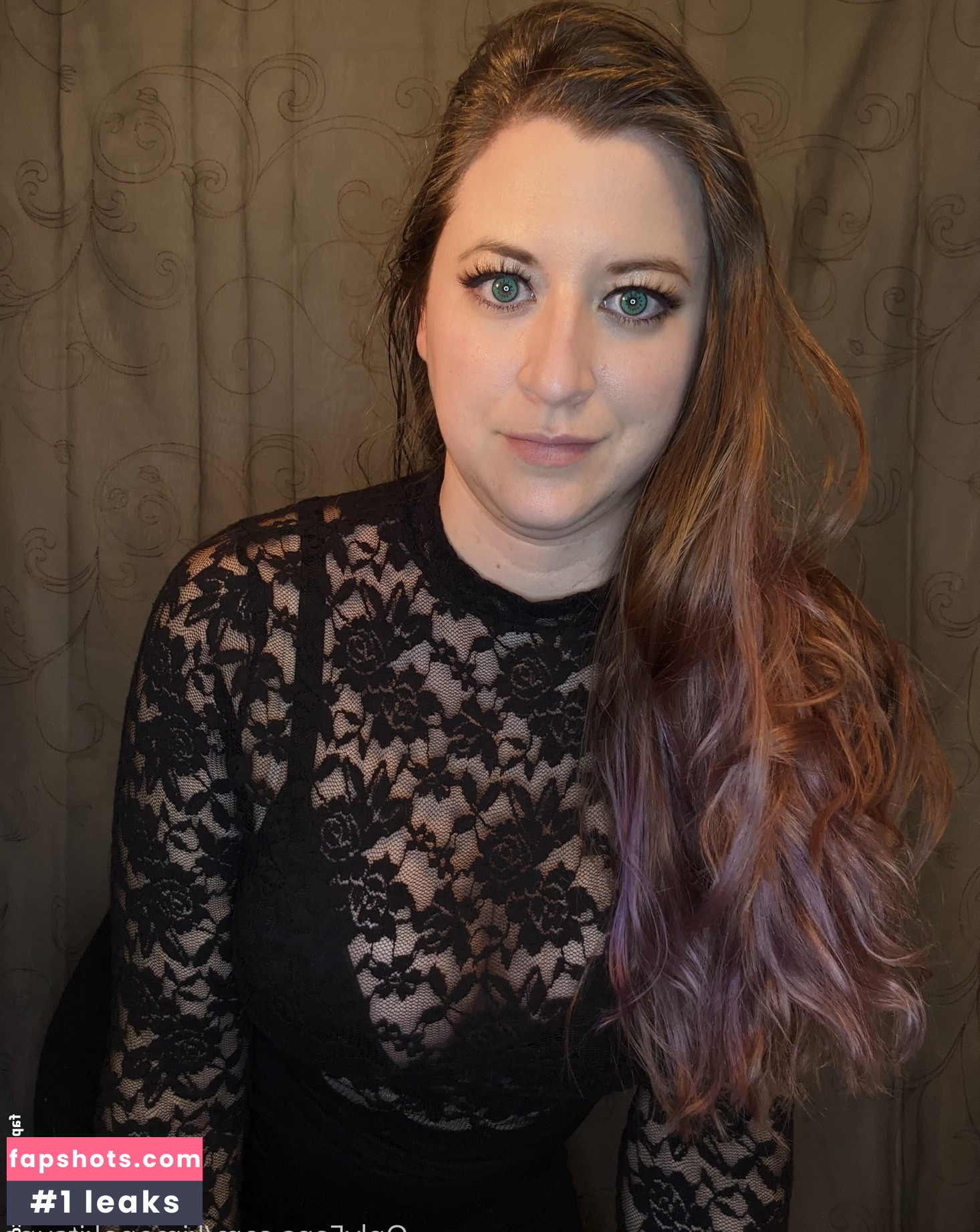 Lady Kitsune gallery photo #9