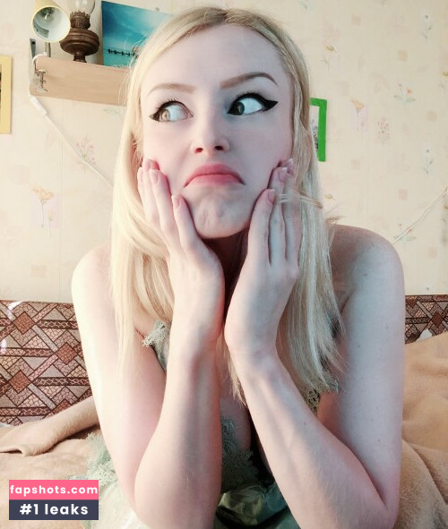 Lady Melamori gallery photo #10055