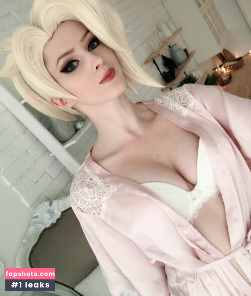 Lady Melamori gallery photo #11274