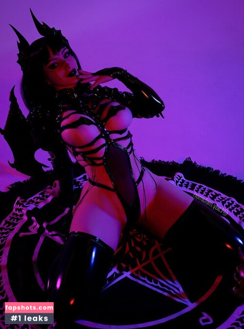 Lady Melamori gallery photo #11380