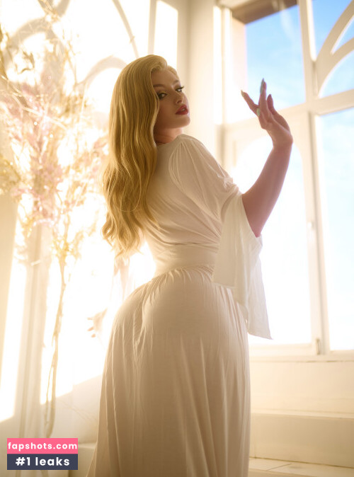 Lady Melamori gallery photo #1514