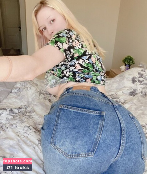 Lady Melamori gallery photo #4944