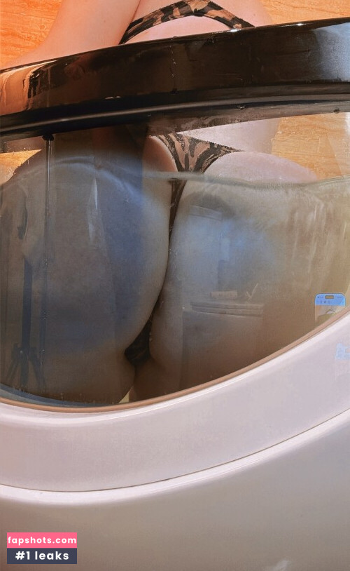 Lady Melamori gallery photo #676