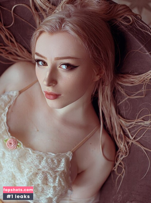 Lady Melamori gallery photo #9700