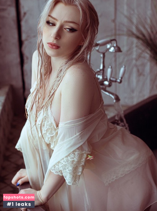 Lady Melamori gallery photo #9707