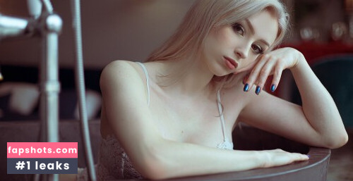 Lady Melamori gallery photo #9711