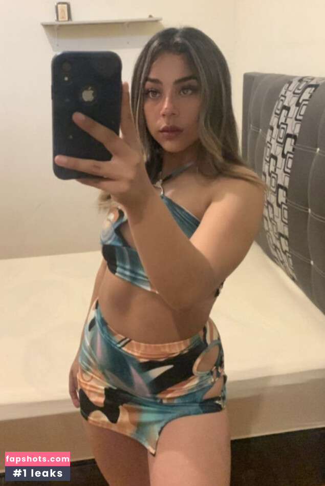 Lady Pays nude babe gallery