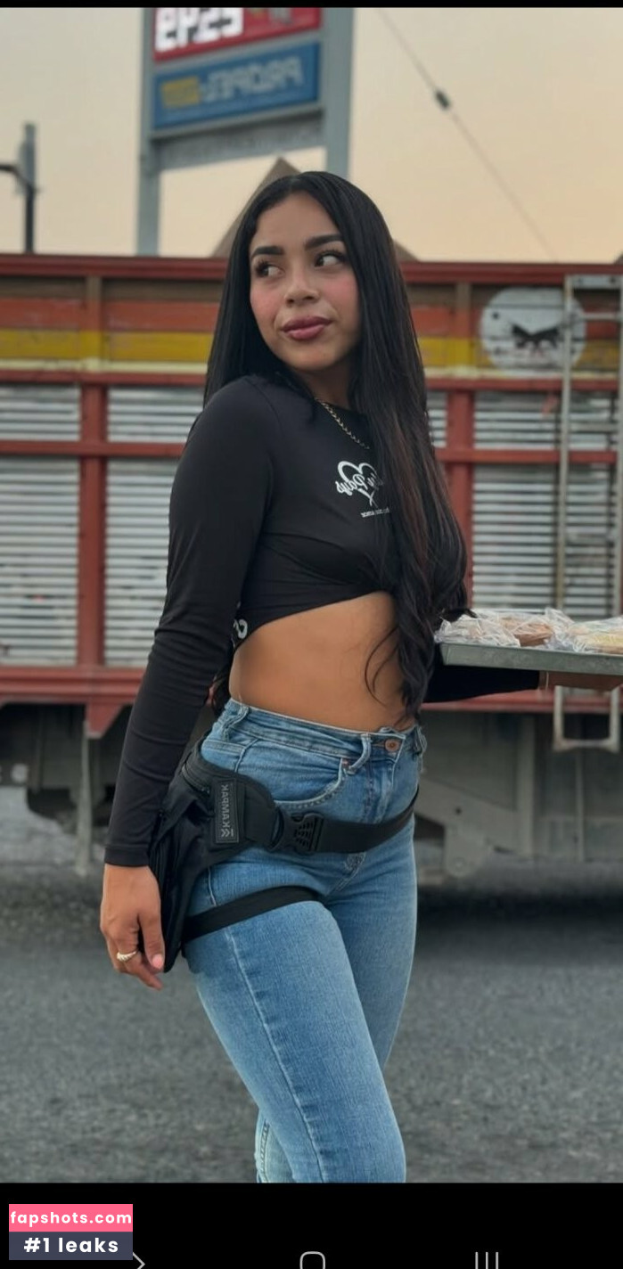 Lady Pays gallery photo #8