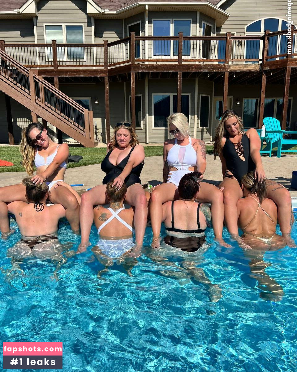 Lady Sateen gallery photo #4