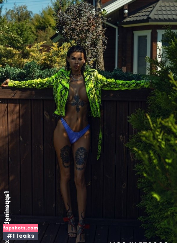 Lady Vamp gallery photo #15