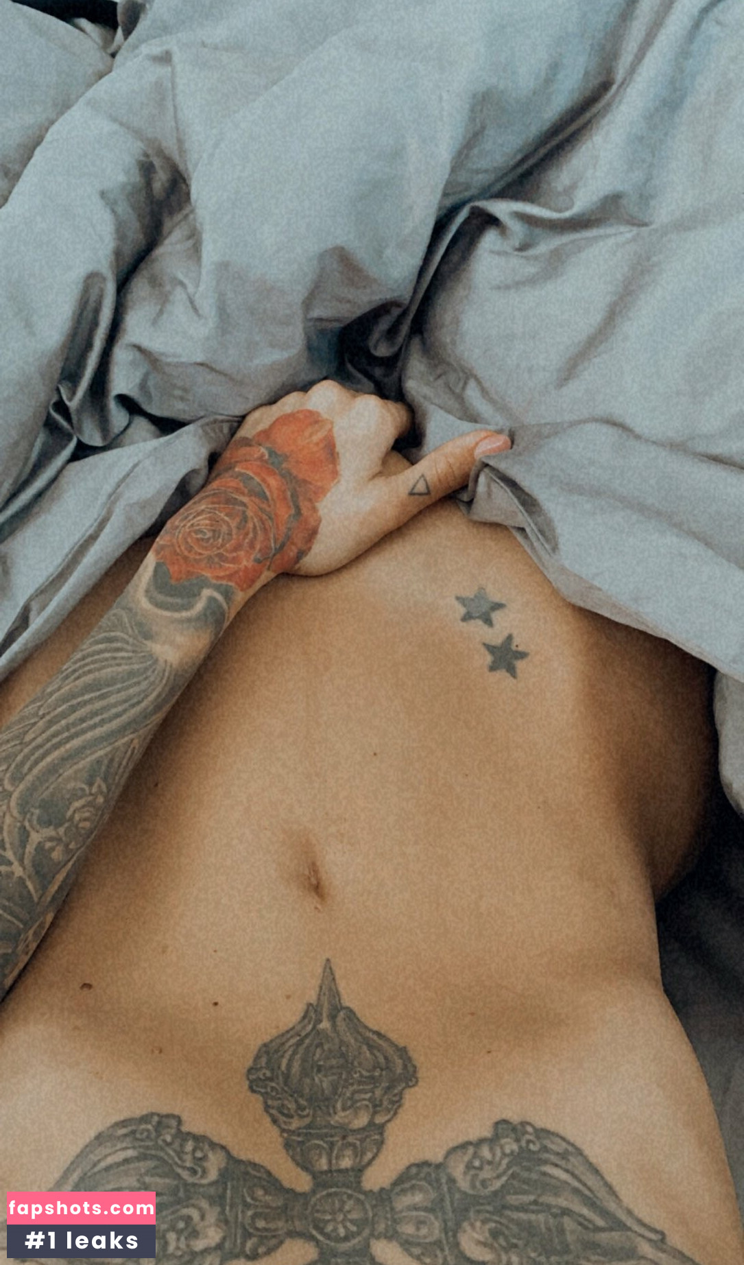 Lady Vamp gallery photo #33