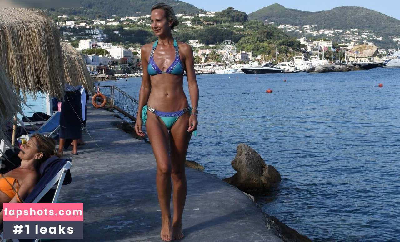 Lady Victoria Hervey gallery photo #42