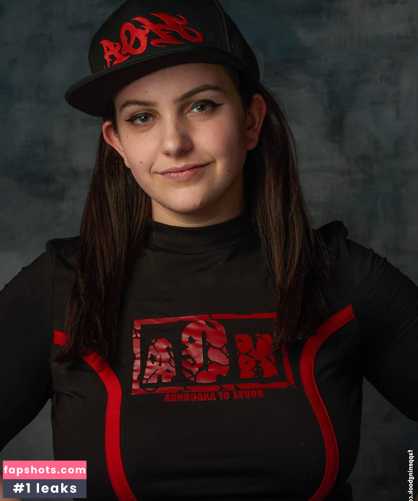 Lady Viper gallery photo #8