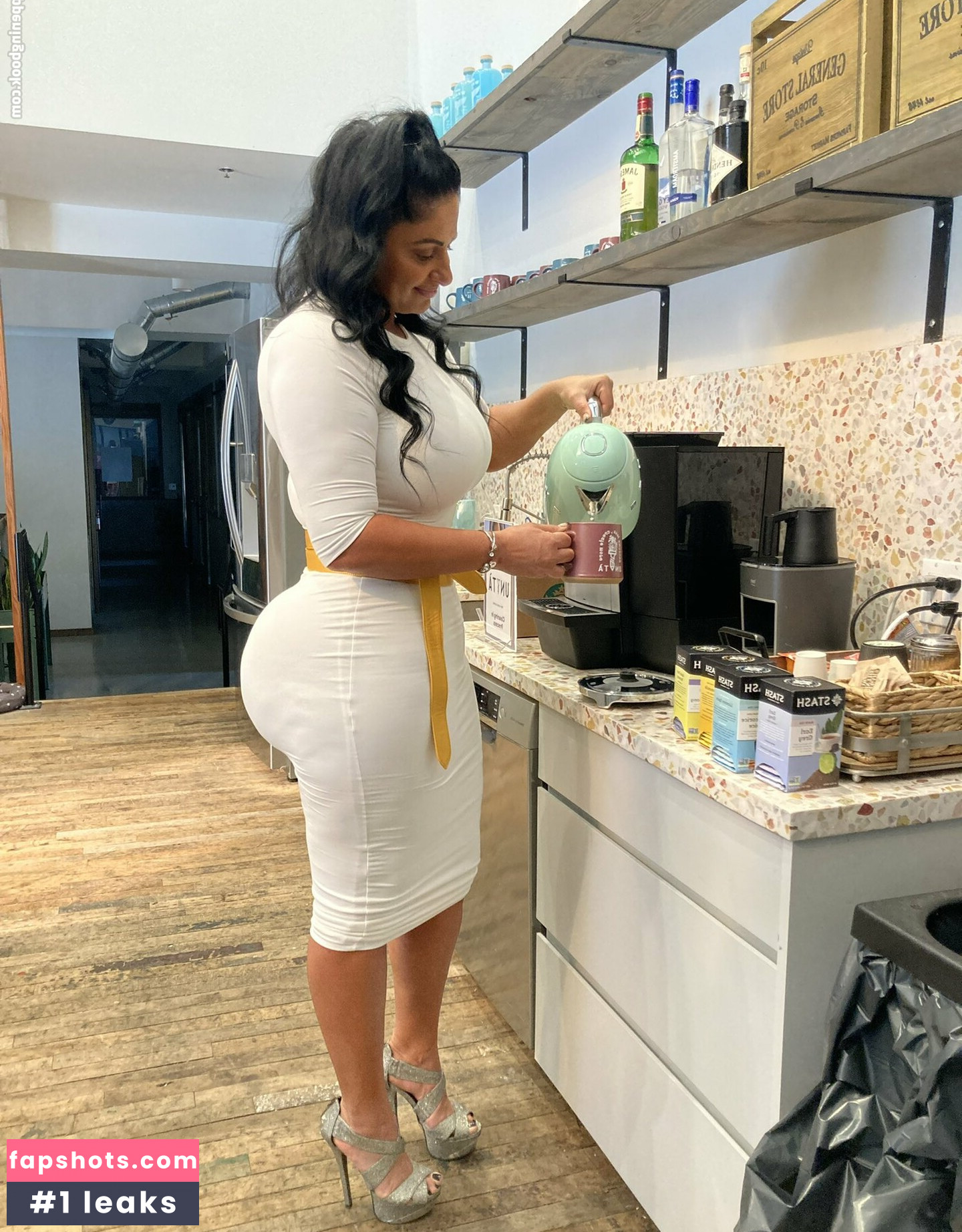 Ladykarmen gallery photo #5