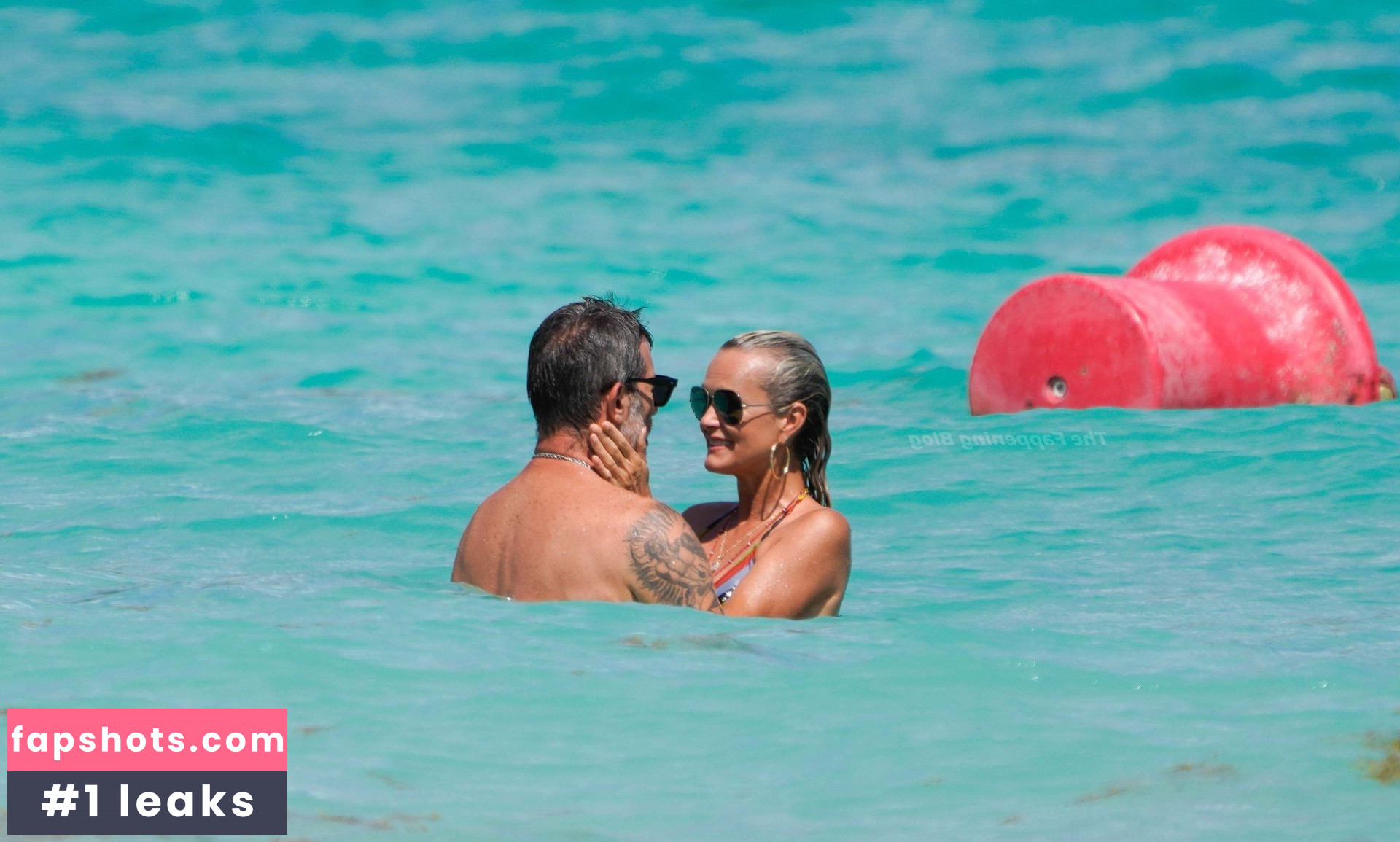 Laeticia Hallyday gallery photo #59