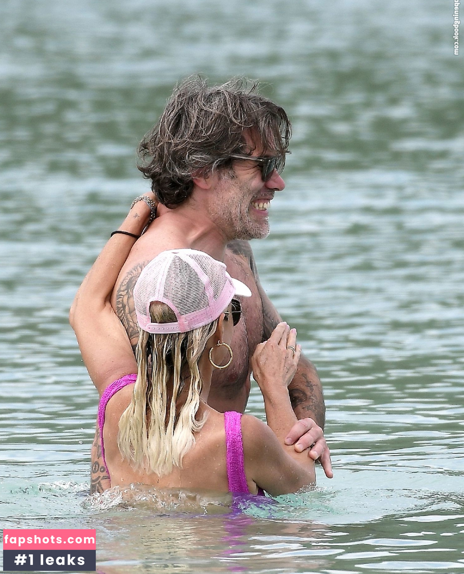 Laeticia Hallyday gallery photo #76