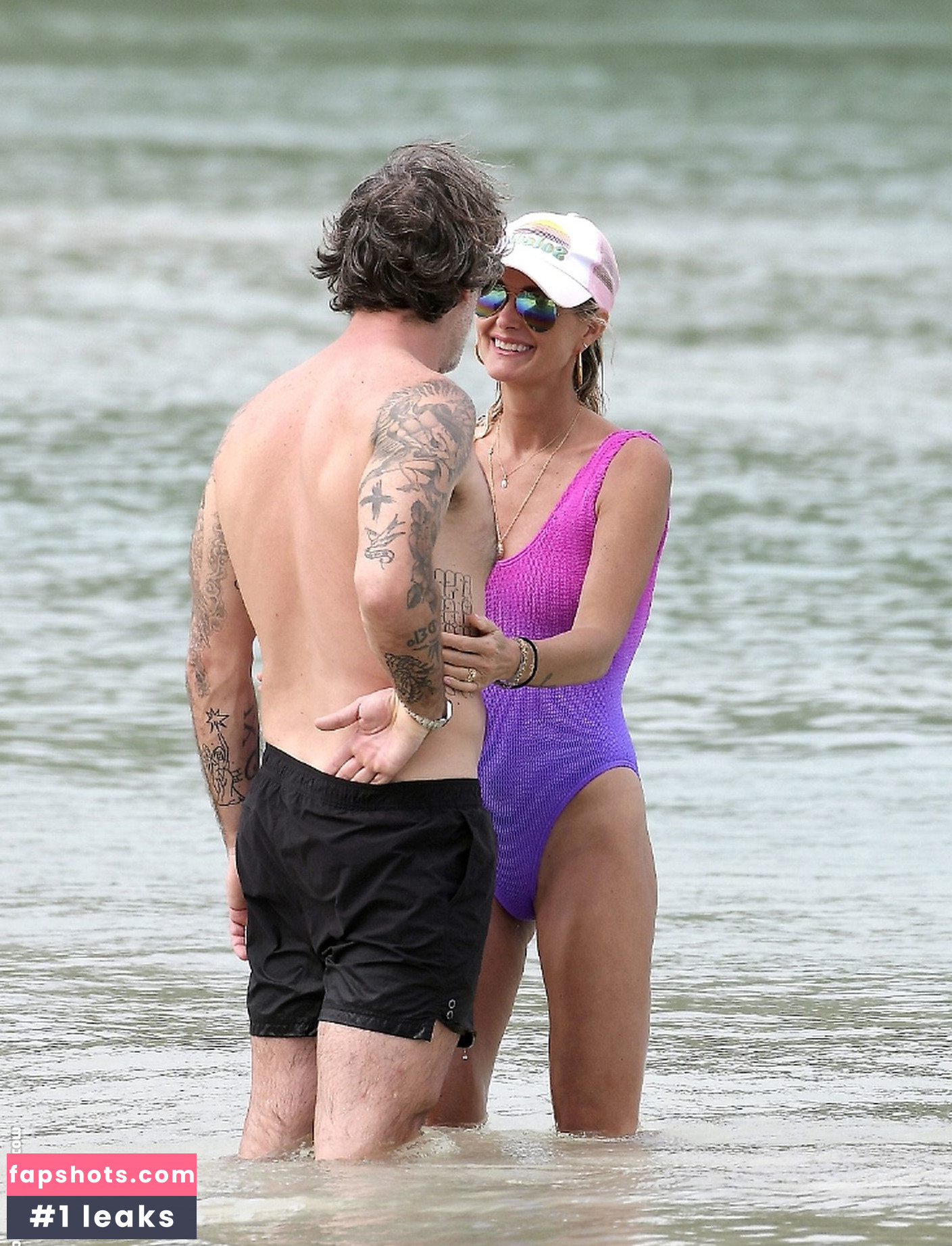 Laeticia Hallyday gallery photo #77