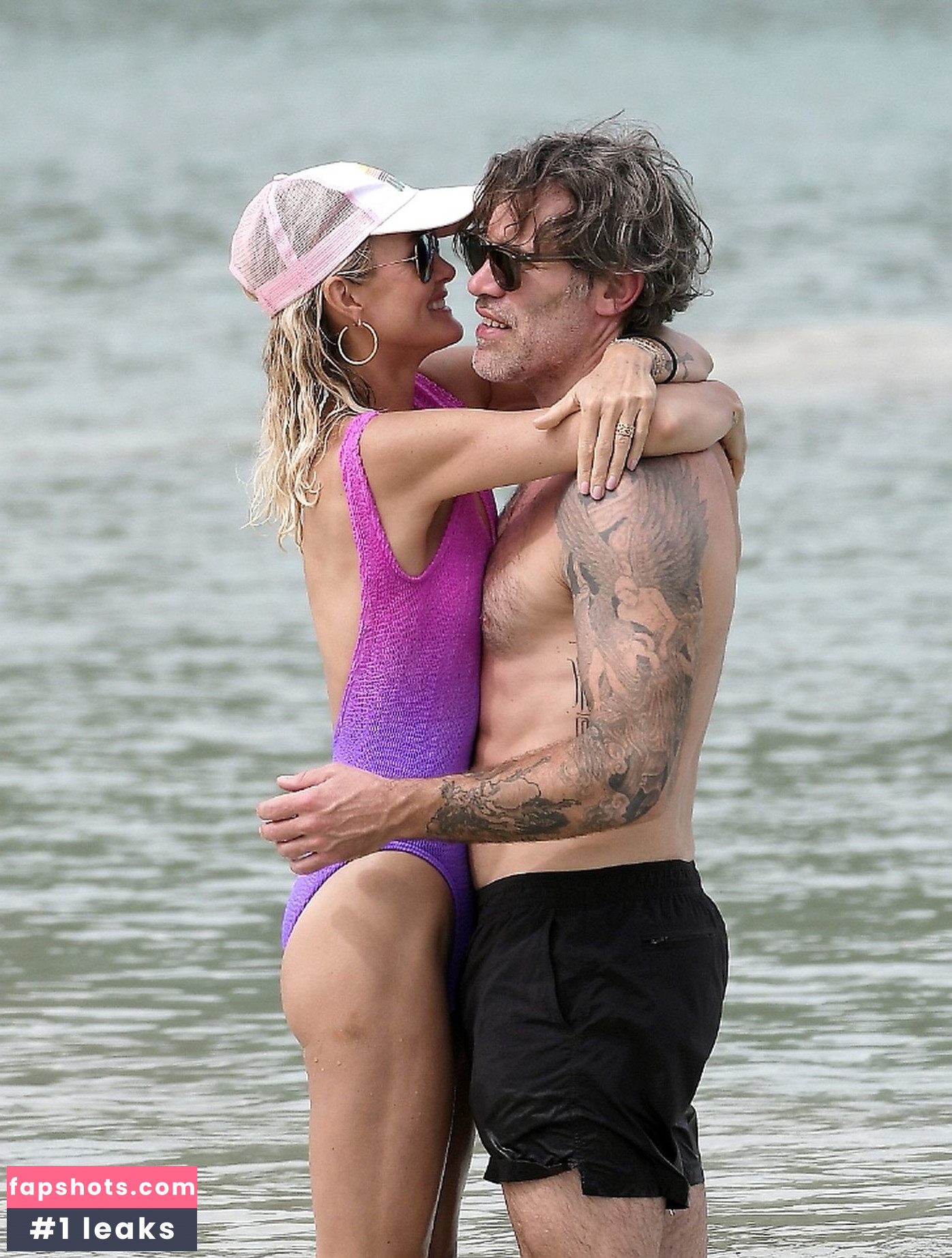 Laeticia Hallyday gallery photo #80