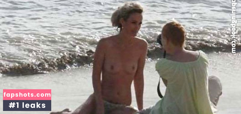 Laeticia Hallyday gallery photo #9