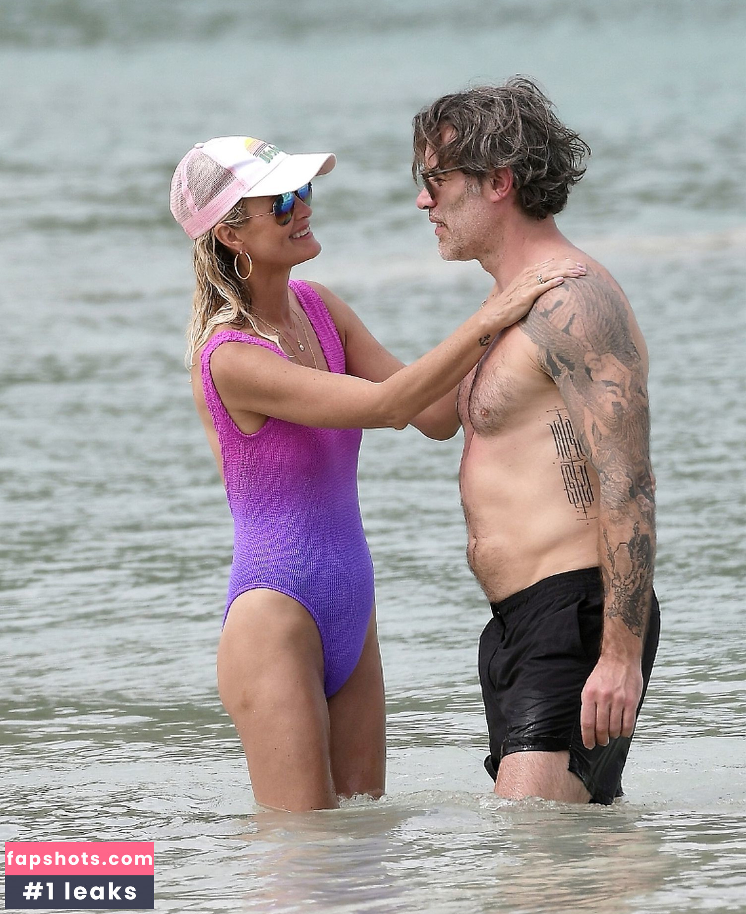 Laeticia Hallyday gallery photo #81