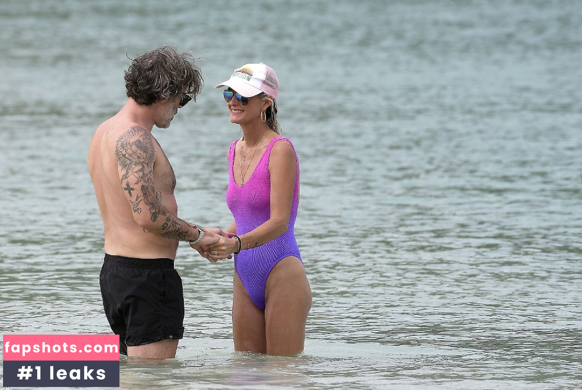 Laeticia Hallyday gallery photo #83