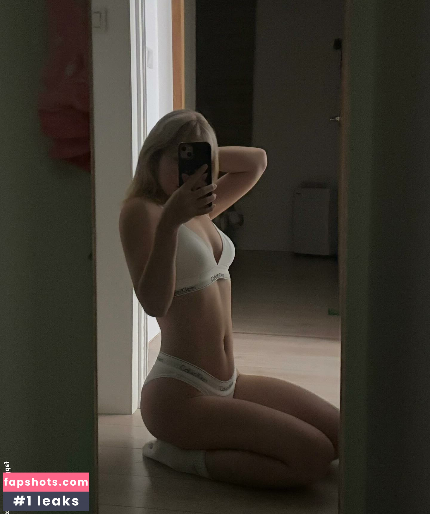 laetitia442299 gallery photo #2