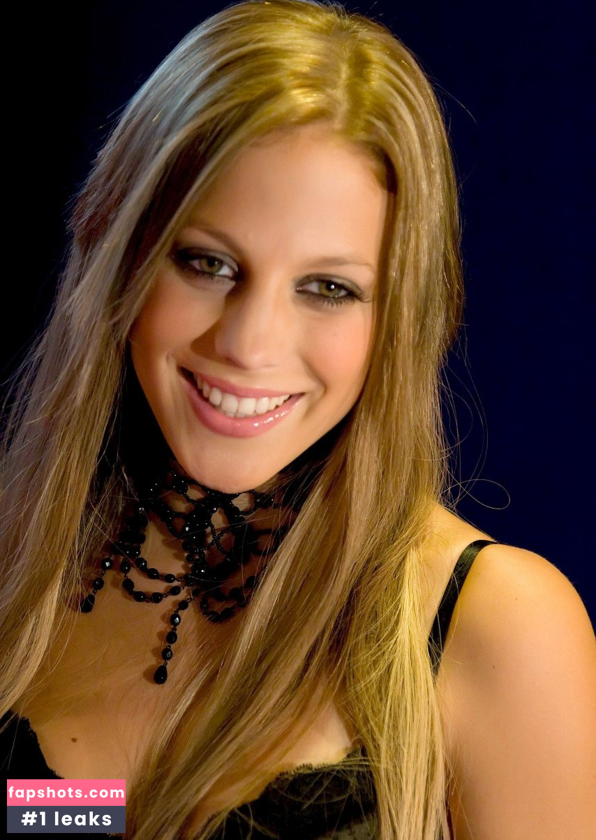 Lafee gallery photo #46