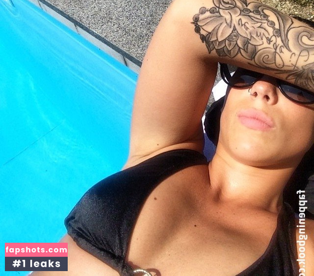 Lafee gallery photo #10