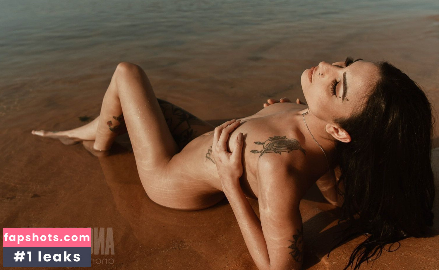 Lahis Frainer gallery photo #27