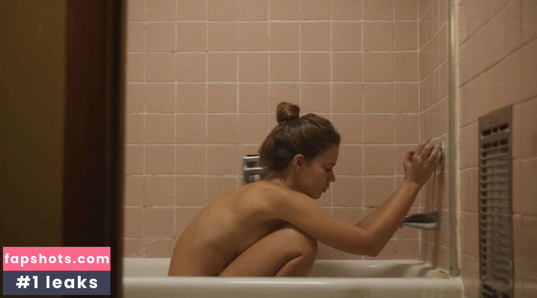 Laia Costa gallery photo #2