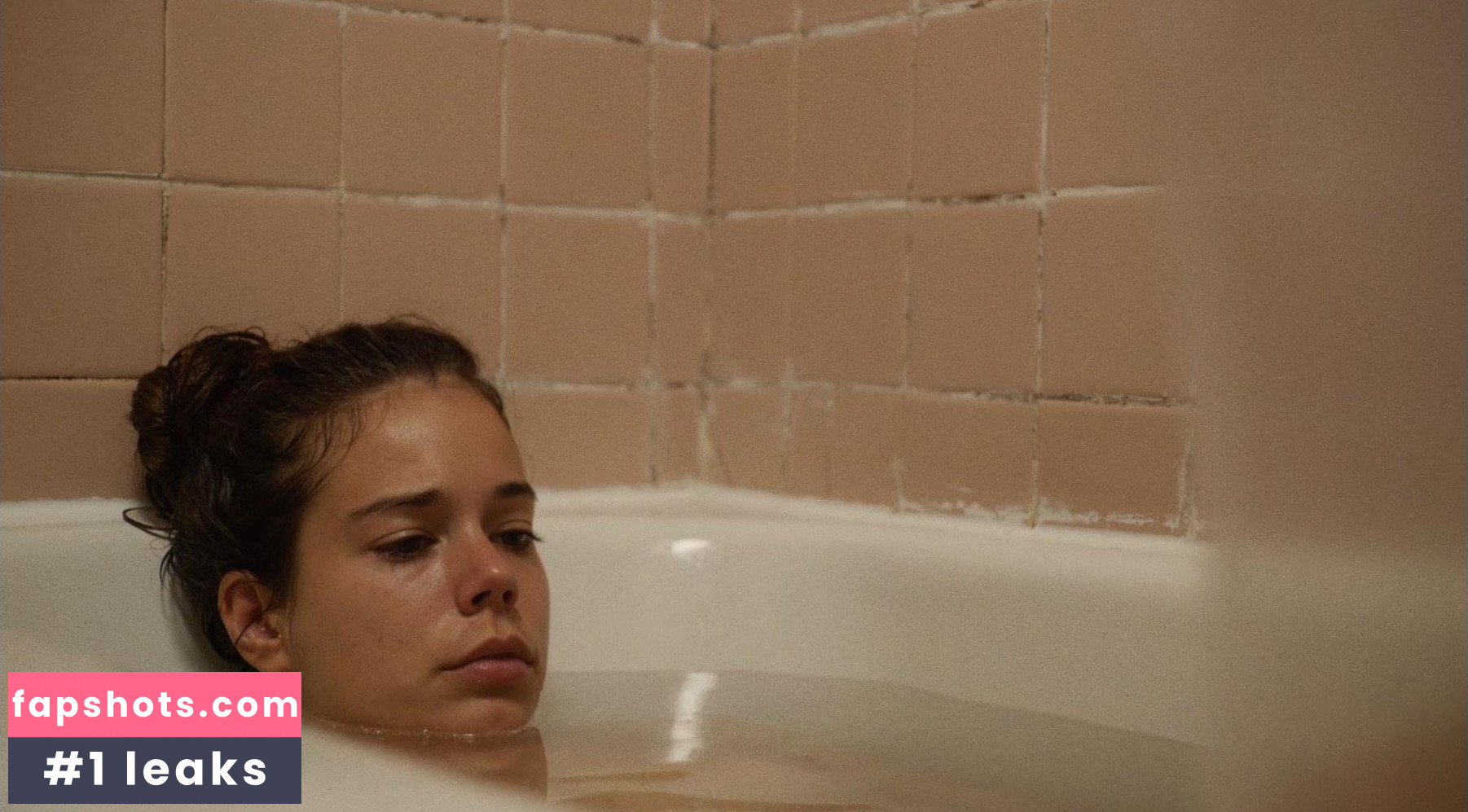 Laia Costa gallery photo #24