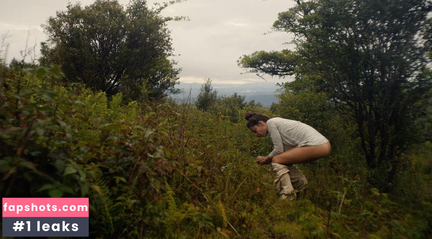 Laia Costa gallery photo #25