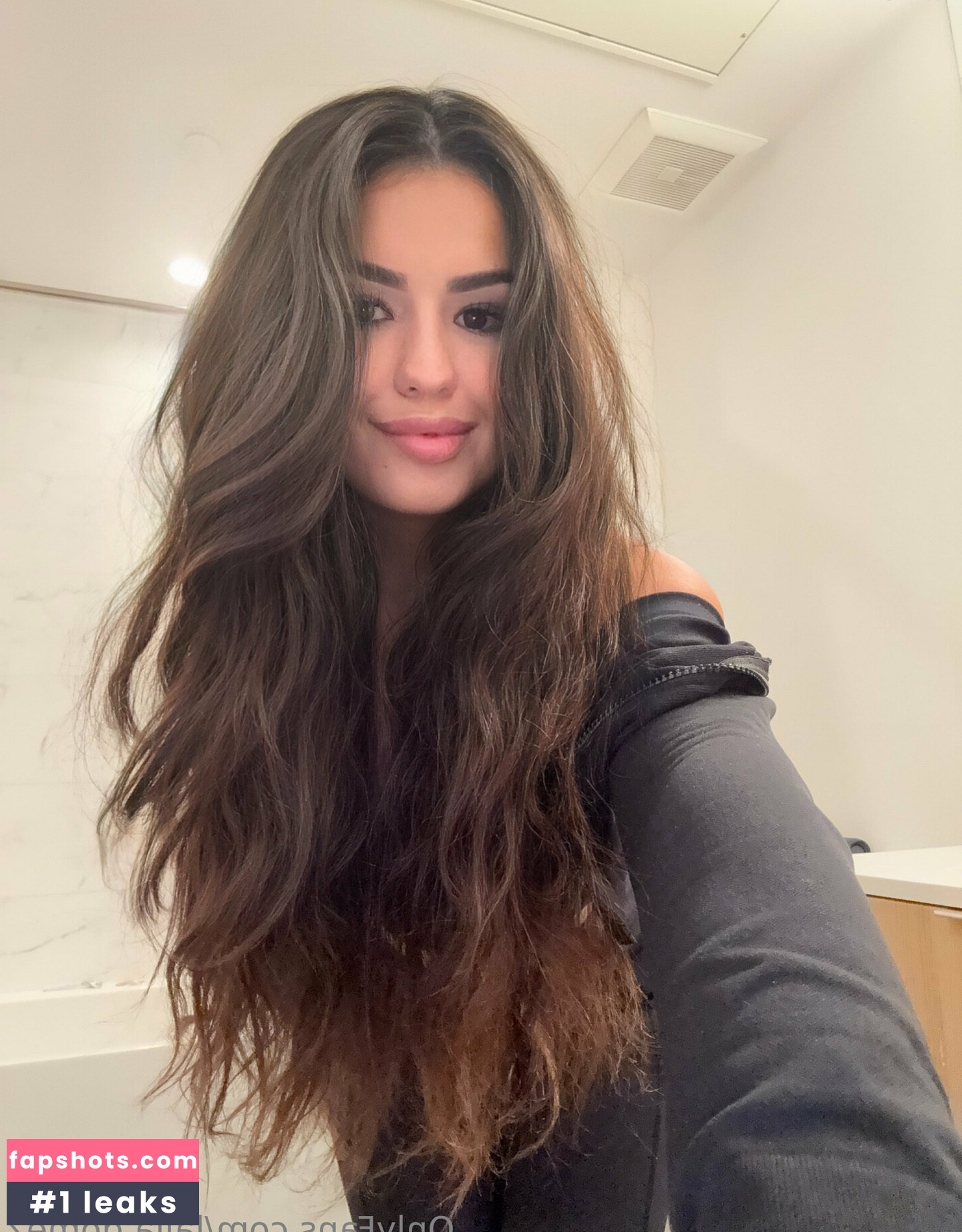 laila.gomez Nude Leaks OnlyFans Photos #11 - LeakJerk