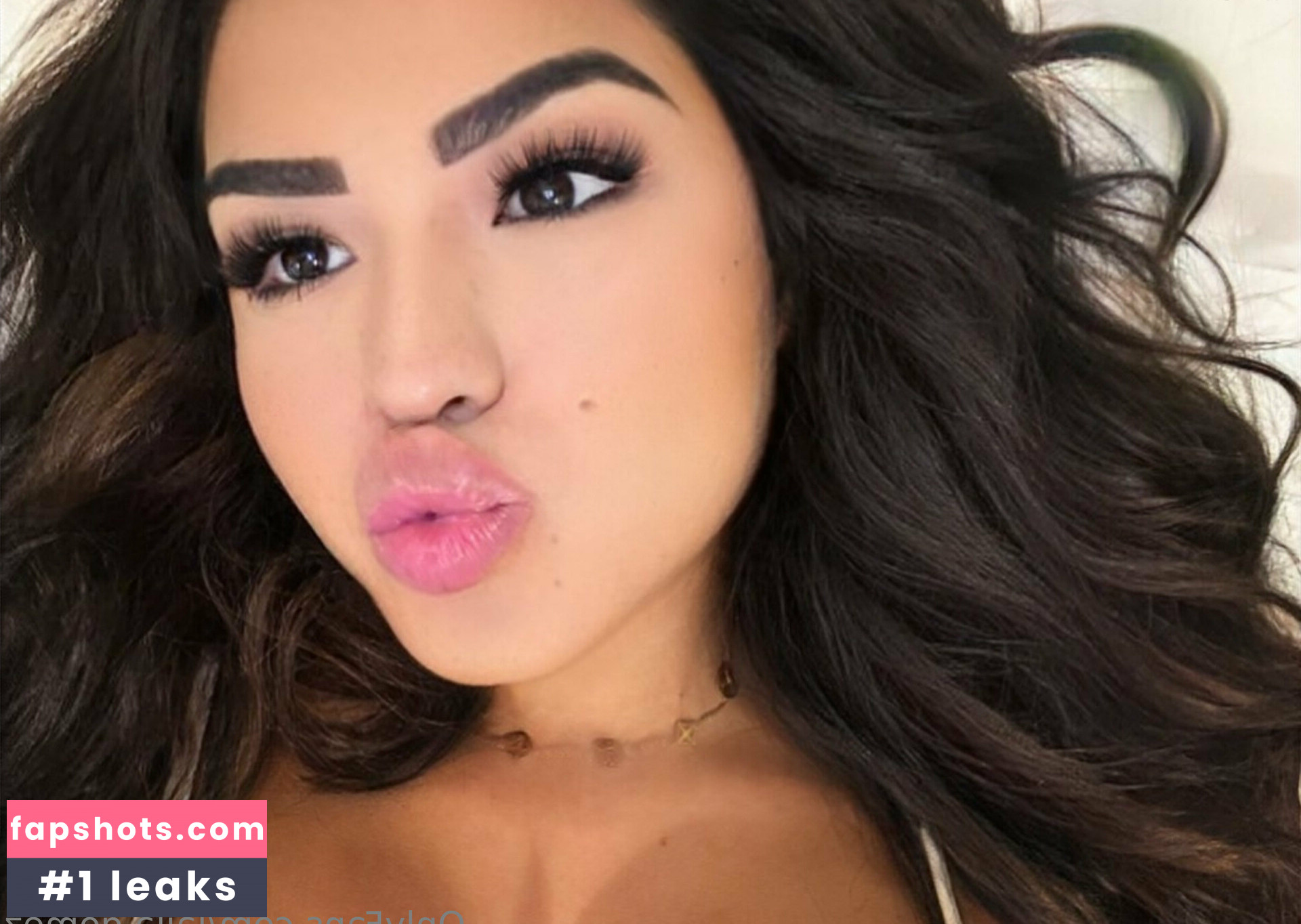 laila.gomez Nude Leaks OnlyFans Photos #3 - LeakJerk