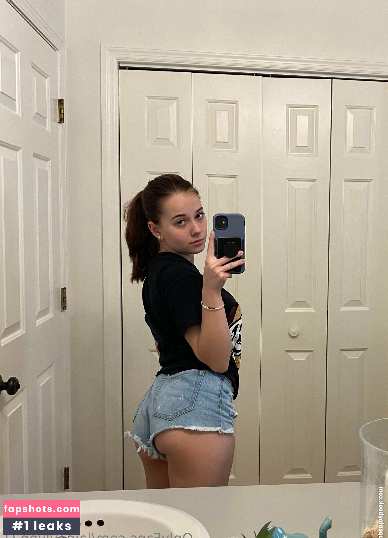 laineylynn21 gallery photo #3