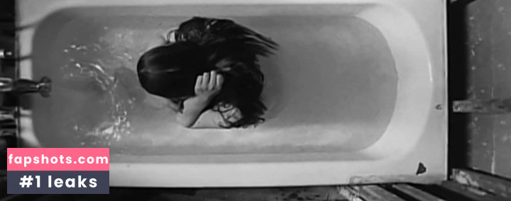 Lainnie Felan nude babe gallery