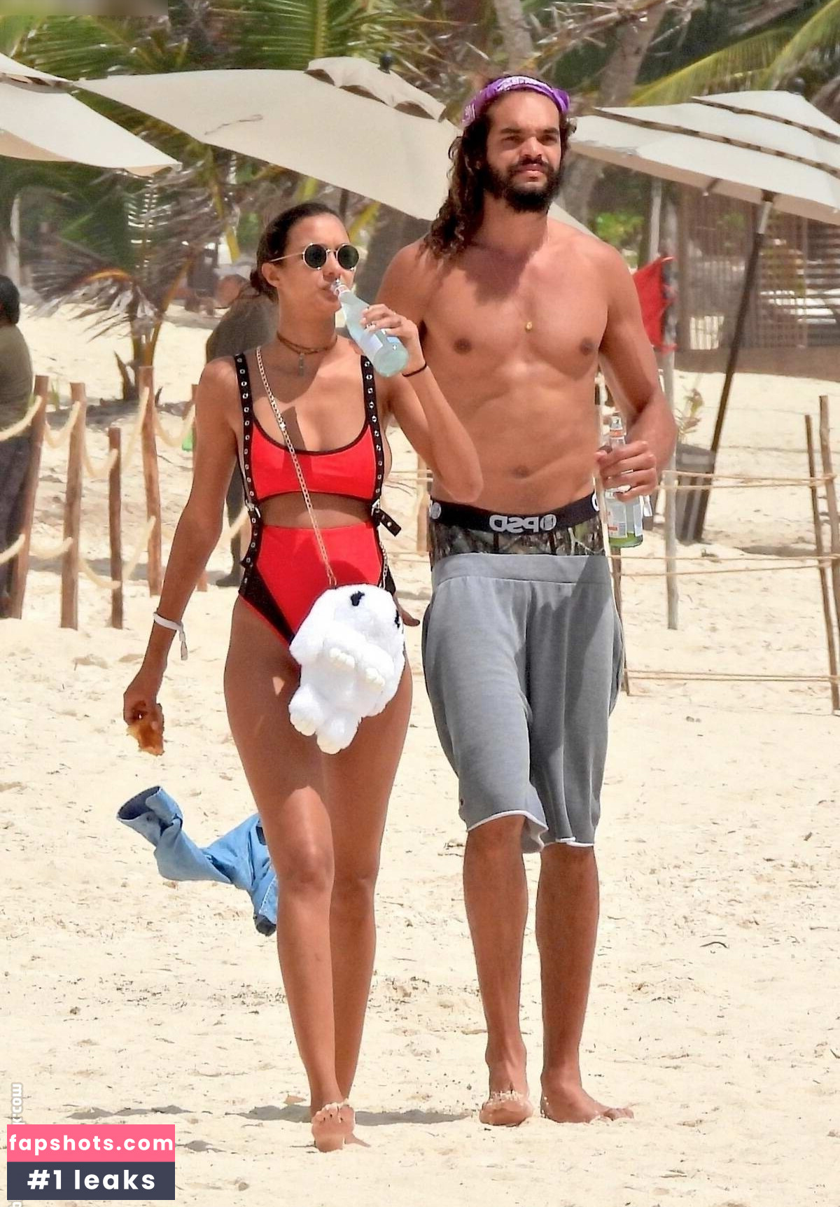 Lais Ribeiro Nude Leaks OnlyFans Photos #19 - LeakJerk